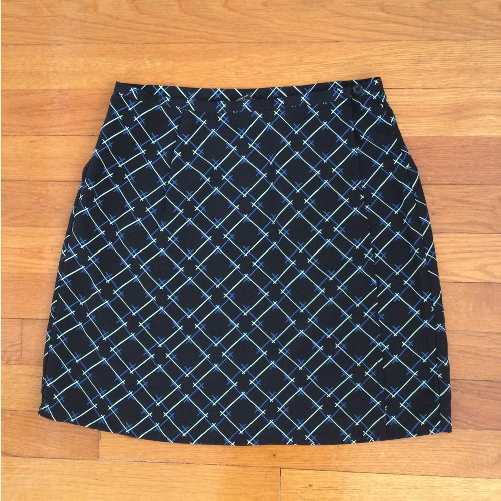 Old Navy wrap skirt, black w/green, blue lines, size 6
